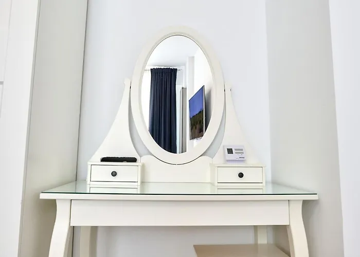 Provence In N Pool *