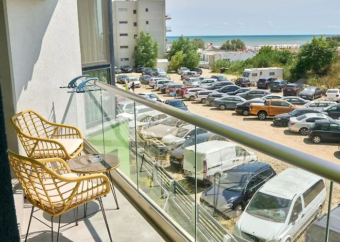 Provence In N Pool *