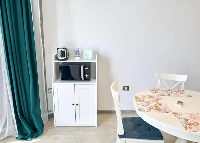 Provence In N Pool דירה