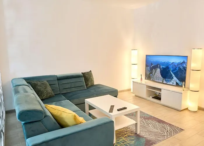 Provence In N Pool דירה