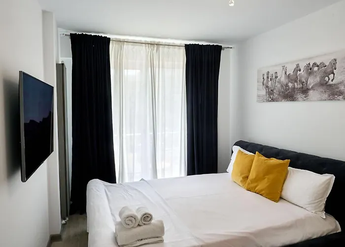 דירה Provence In N Pool